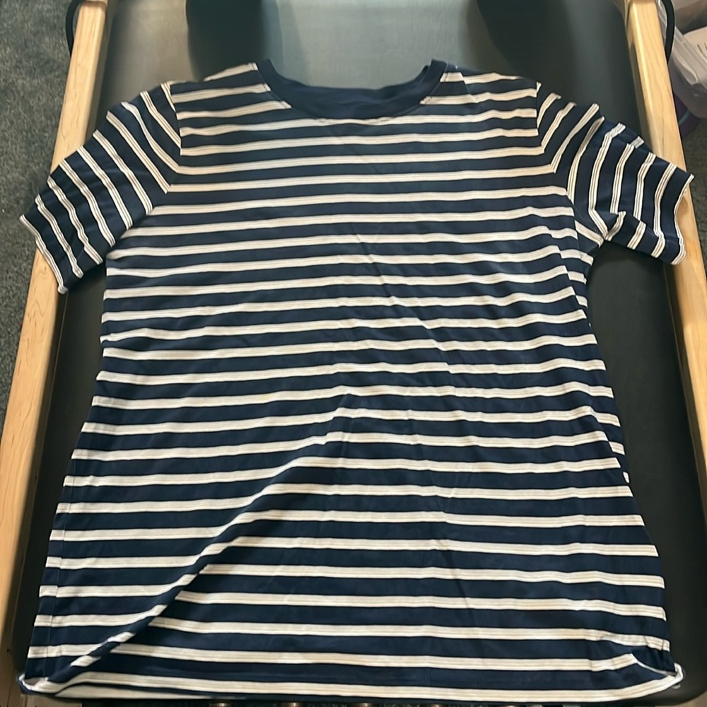 Lands End boys xxl 18-20 husky Tshirt